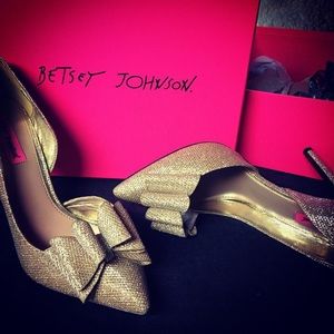 Betsy Johnson Gold Heels